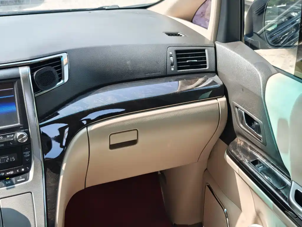 Toyota Alphard 2013 — фото 14