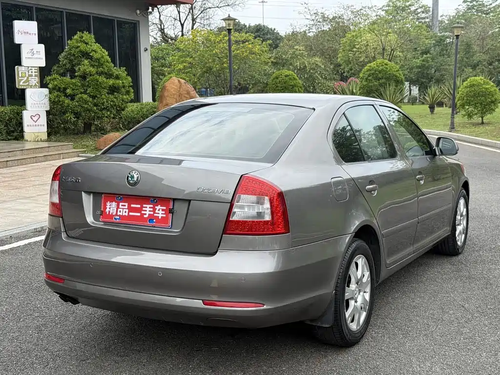 Skoda Octavia 2013 — фото 5