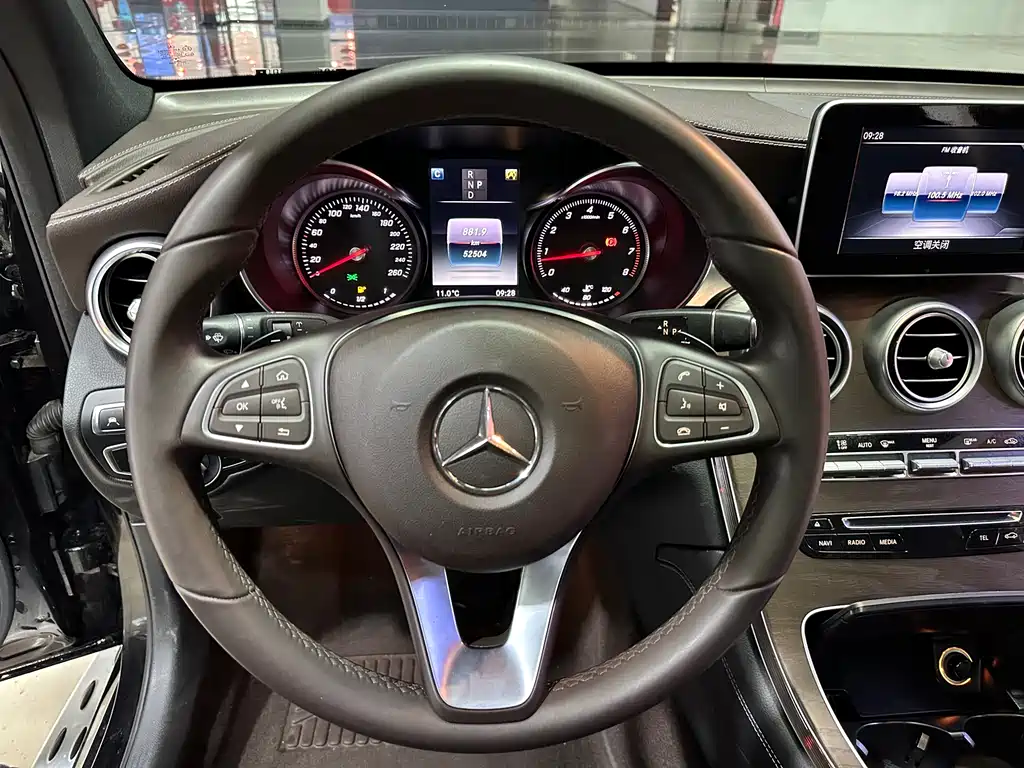 Mercedes-Benz GLC 2018 — фото 9