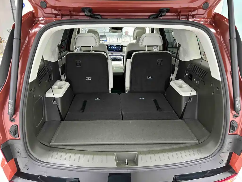 Hyundai Santa Fe 2024 — фото 18
