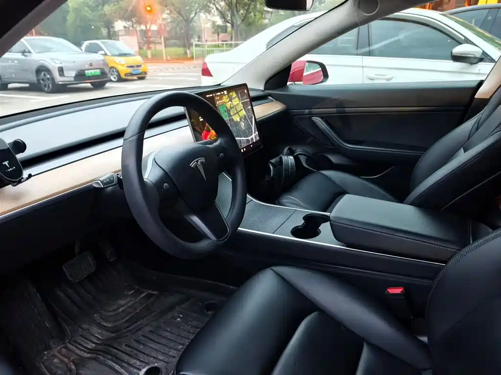 Tesla Model 3 2020