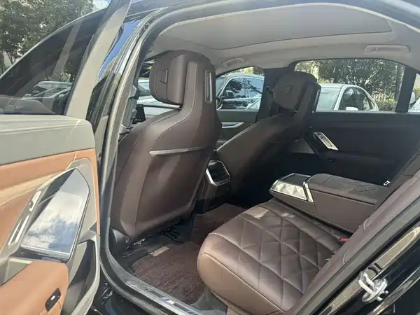 BMW 7 Series 2024