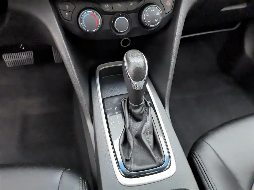 Chevrolet Cavalier 2019 — фото 13