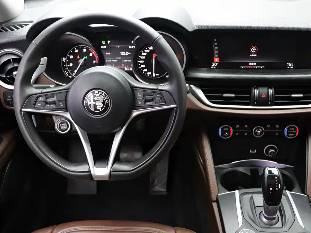 Alfa Romeo Stelvio 2019 — фото 9