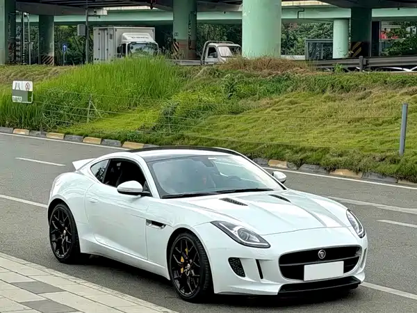 Jaguar F-TYPE 2015
