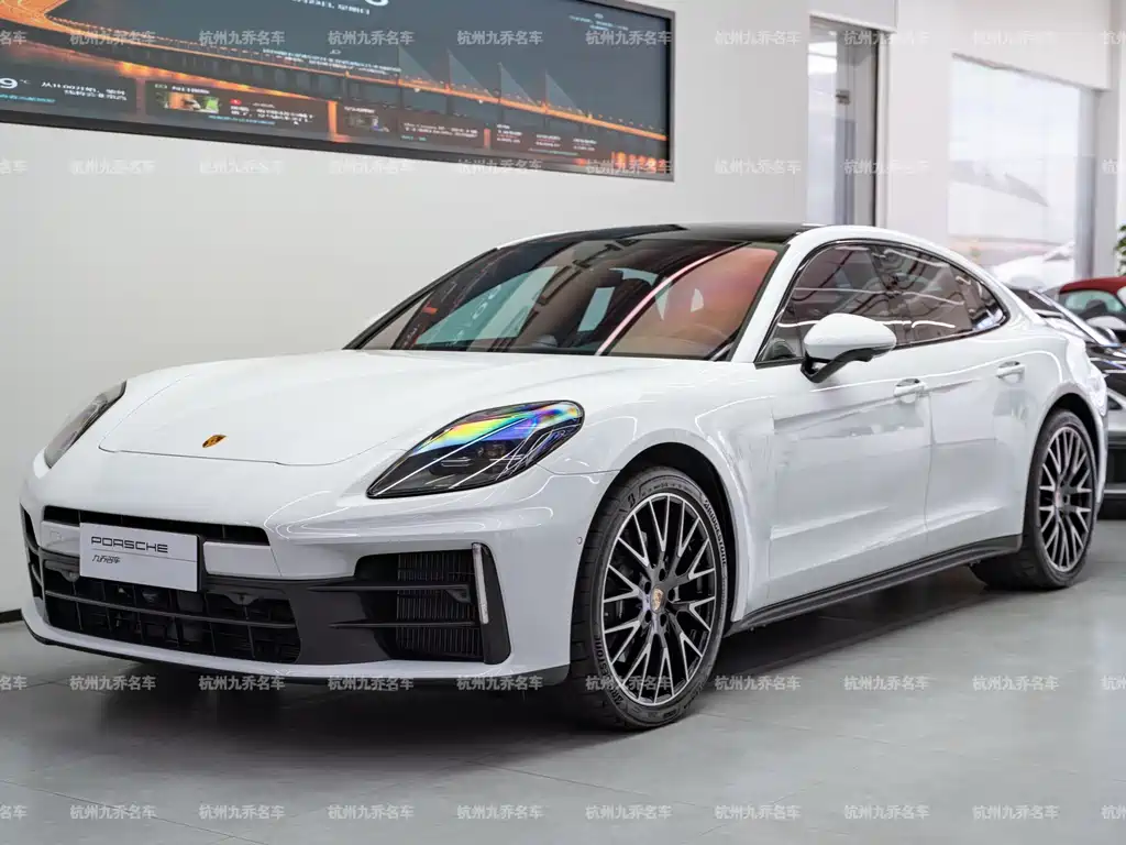 Porsche Panamera 2026 — фото 1