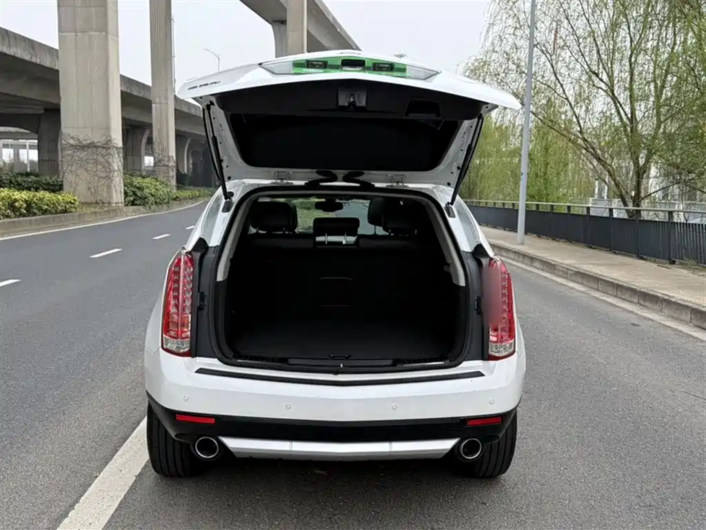 Cadillac SRX 2016 — фото 22