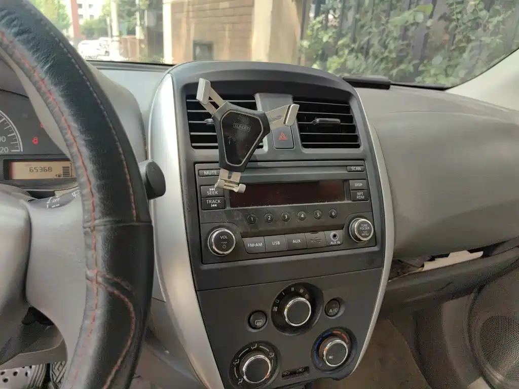 Nissan Sunny 2015 — фото 6