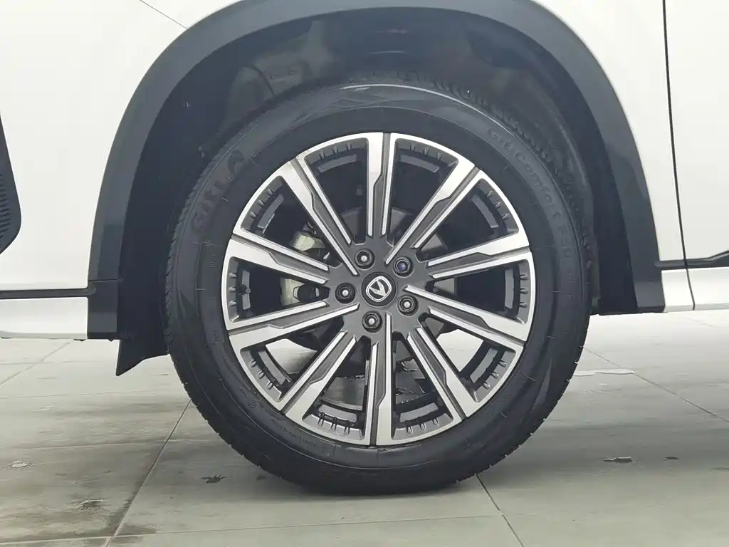 Changan CS75PLUS 2024 — фото 17