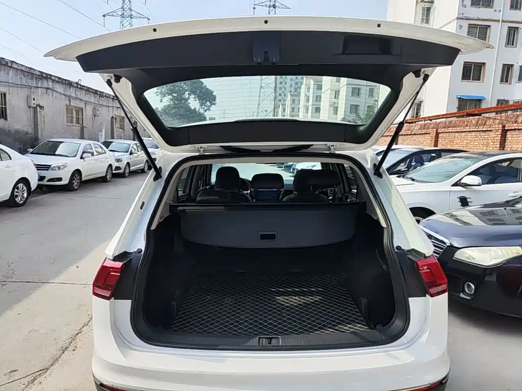 Volkswagen Tiguan L 2019 — фото 19