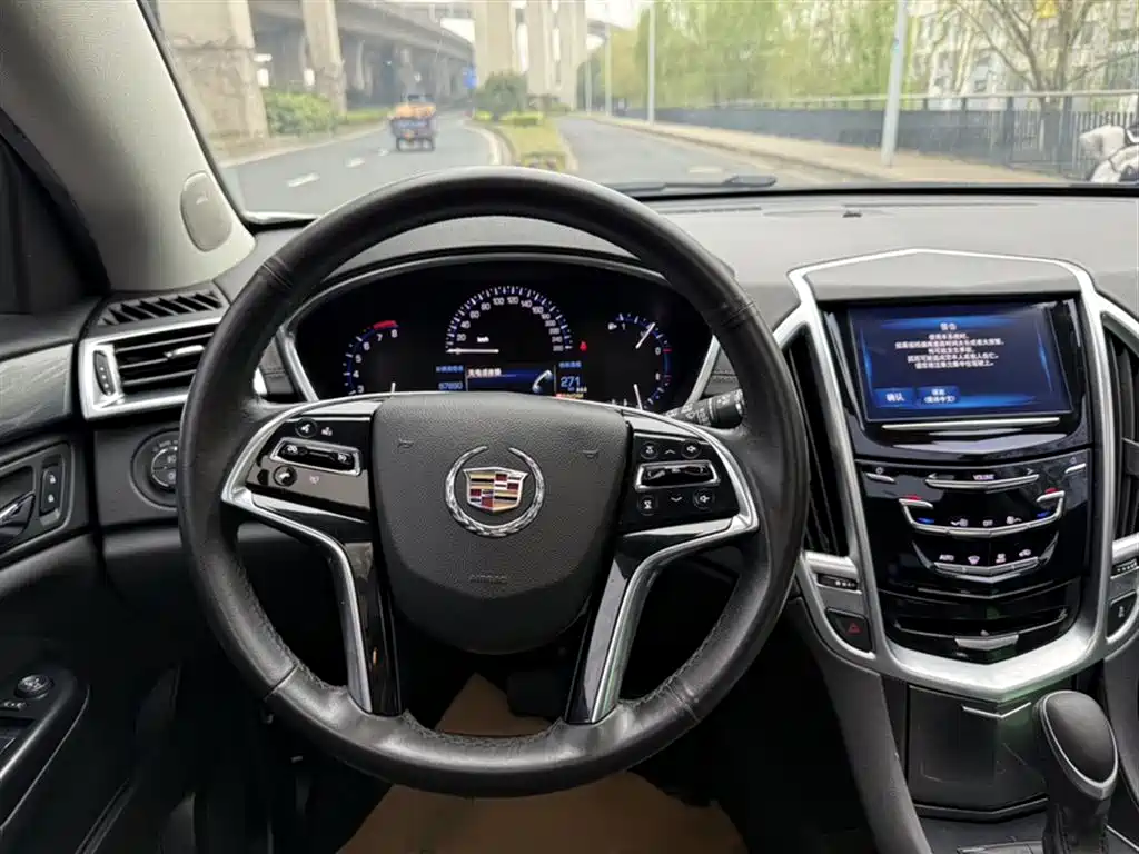 Cadillac SRX 2016 — фото 13