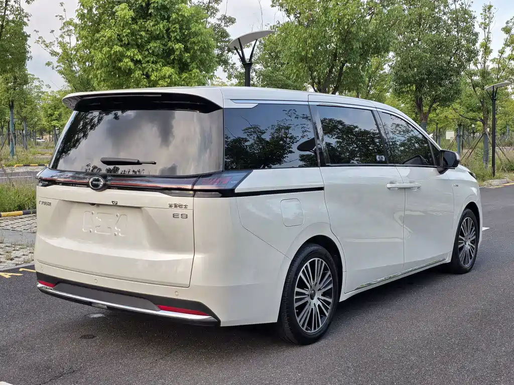GAC Trumpchi E8 PHEV 2024 — фото 4