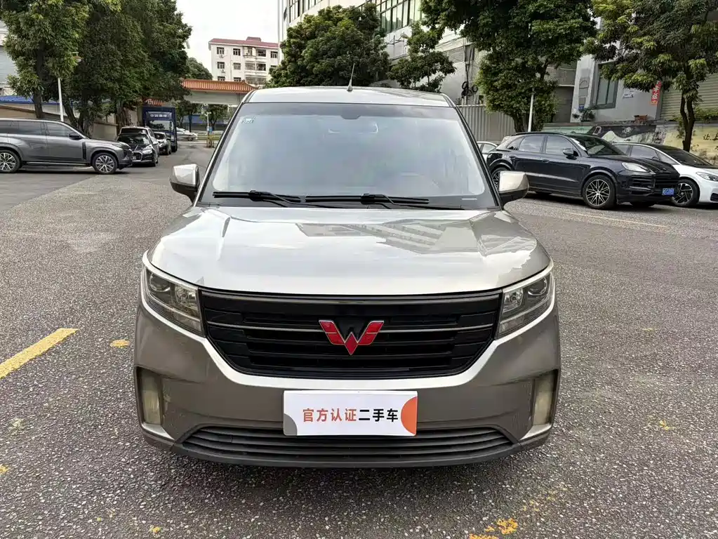 Wuling Hongguang PLUS 2019 — фото 2