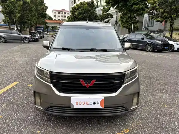 Wuling Hongguang PLUS 2019