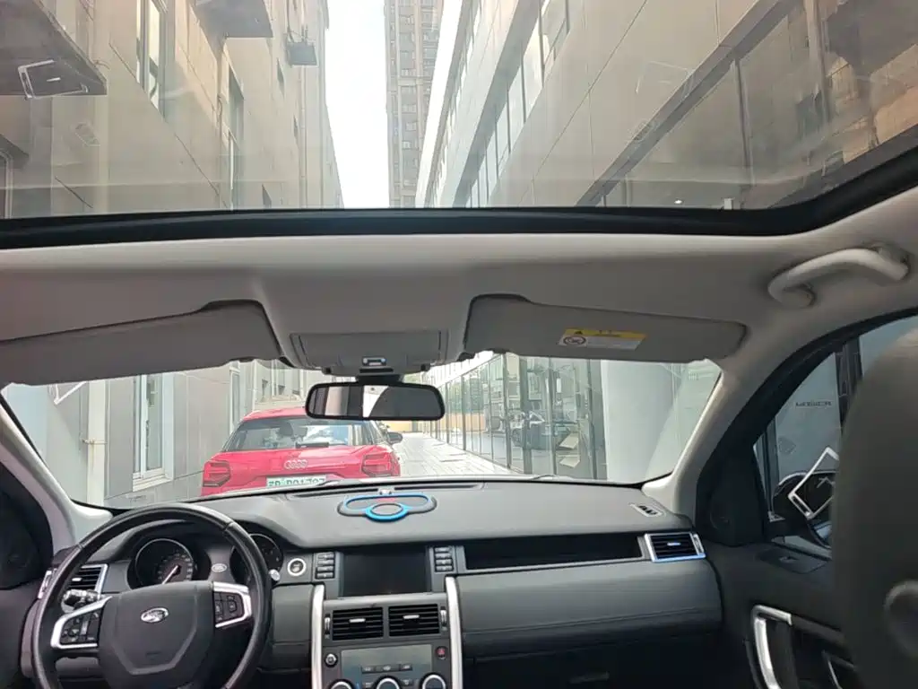 Land Rover Discovery Sport 2018 — фото 23