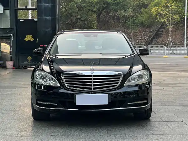 Mercedes-Benz S-Class 2011