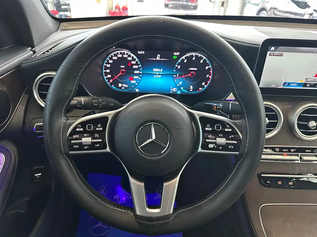 Mercedes-Benz GLC 2020 — фото 11