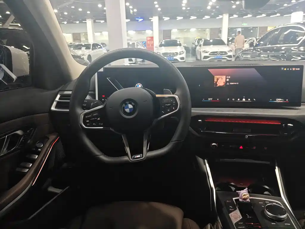 BMW 3 Series 2025 — фото 14