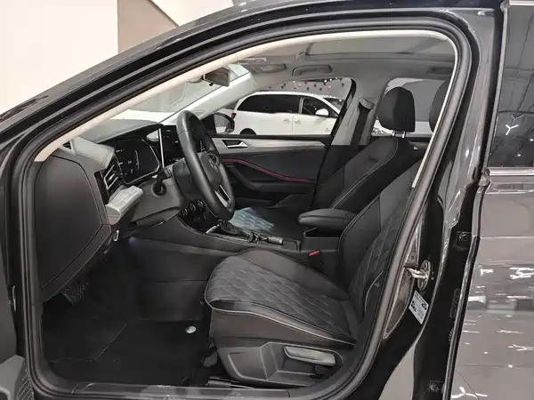 Volkswagen Sagitar 2024