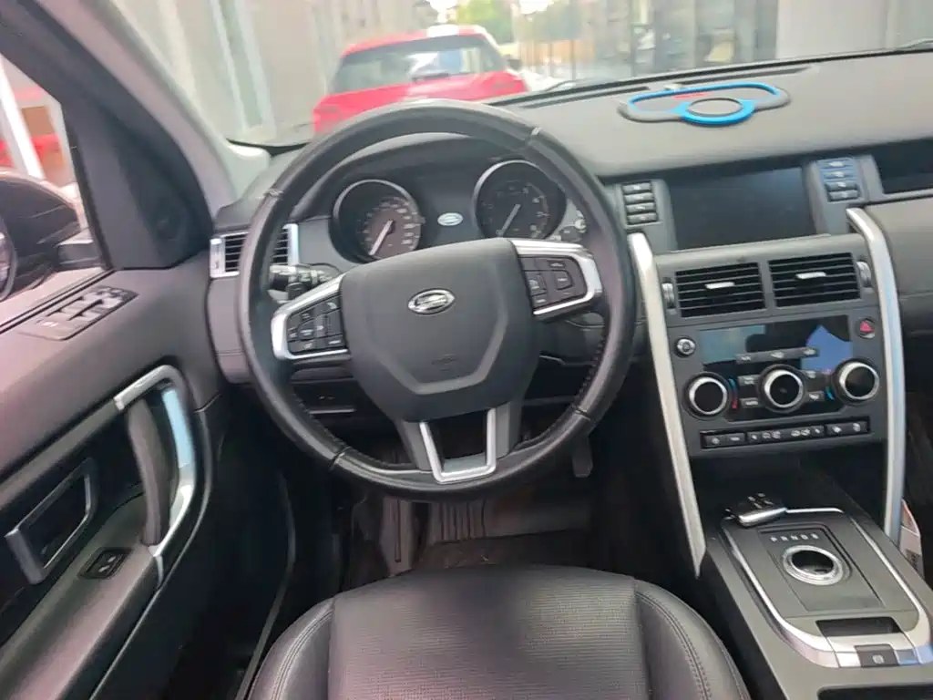 Land Rover Discovery Sport 2018 — фото 15
