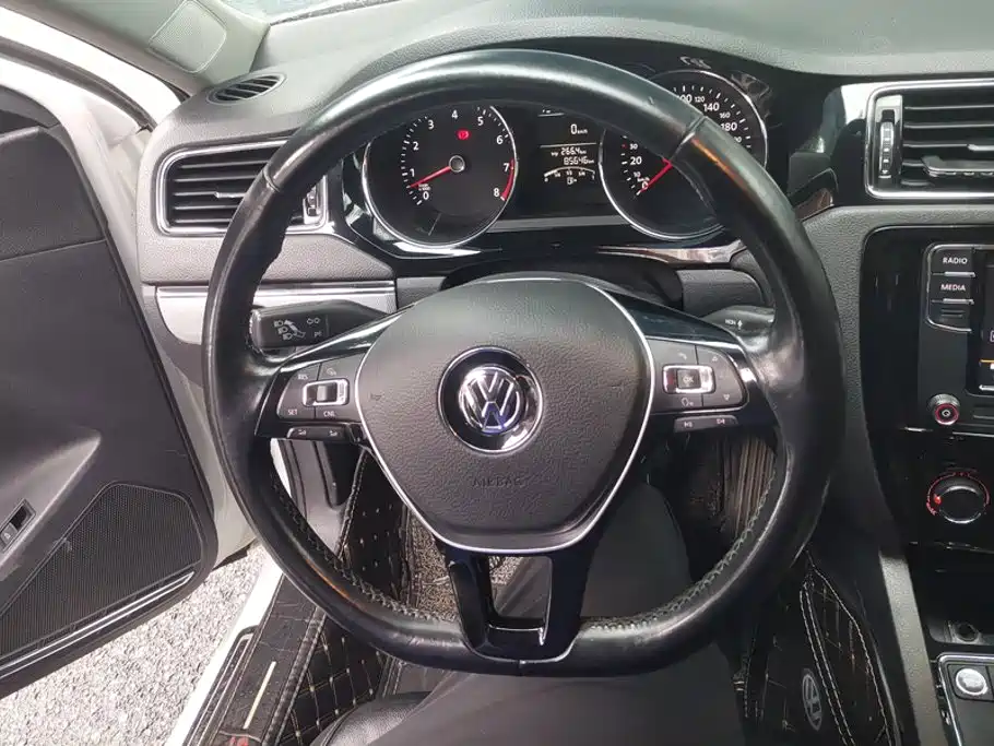 Volkswagen Sagitar 2018 — фото 15