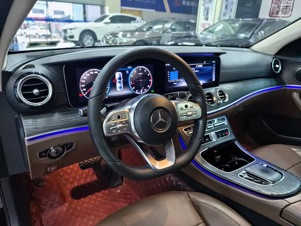 Mercedes-Benz E-Class 2020 — фото 13