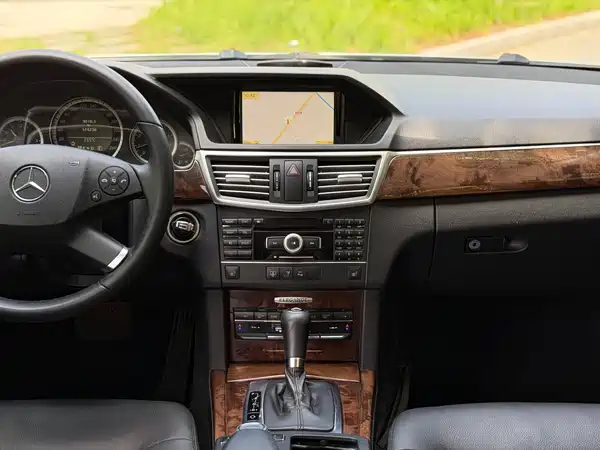 Mercedes-Benz E-Class 2011