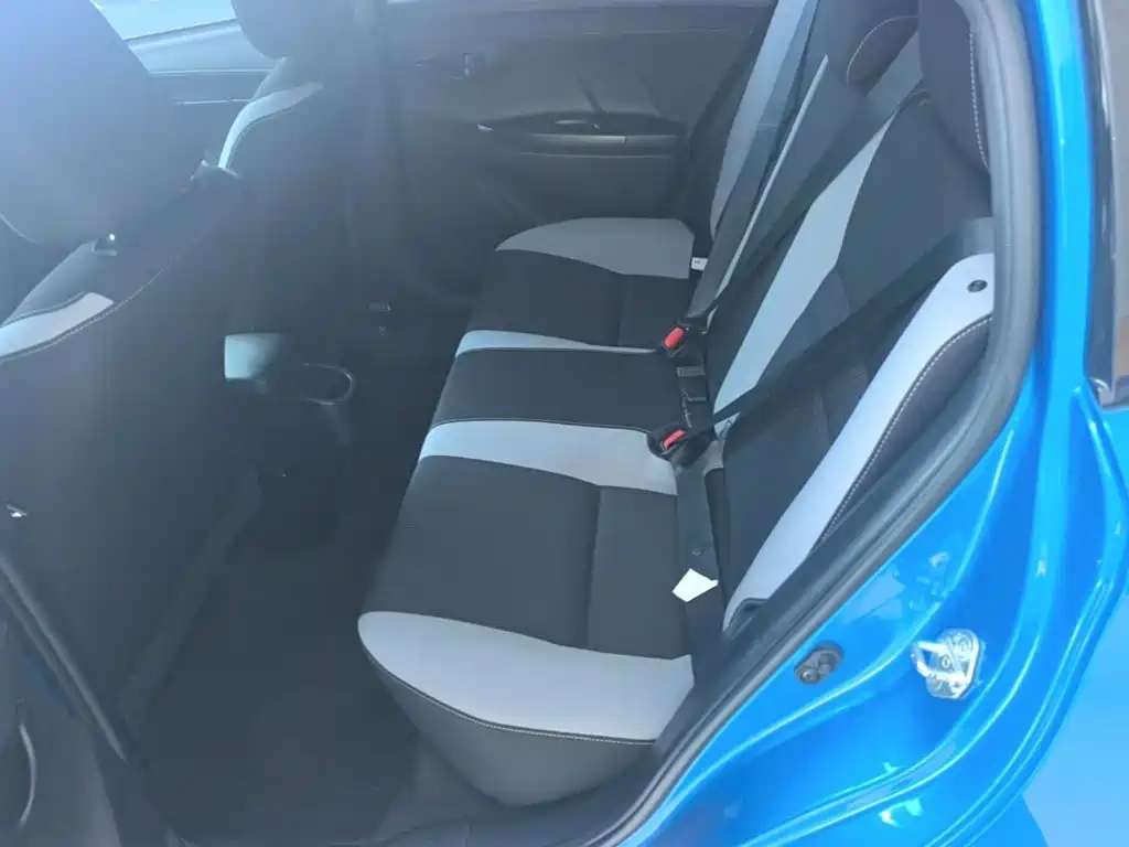 Toyota Yaris L 2021 — фото 17