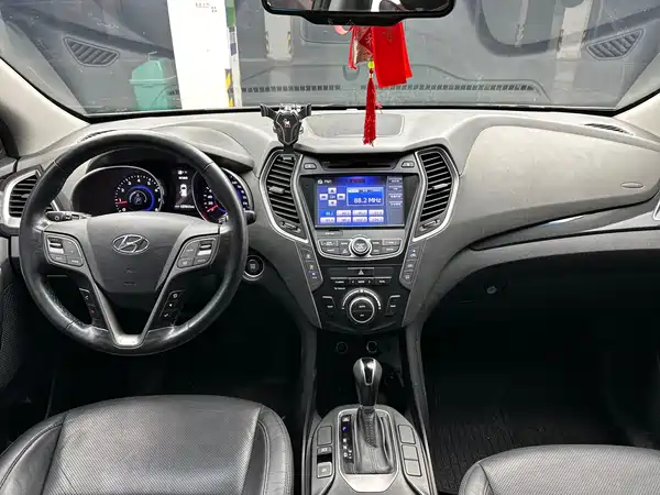Hyundai Santa Fe 2016