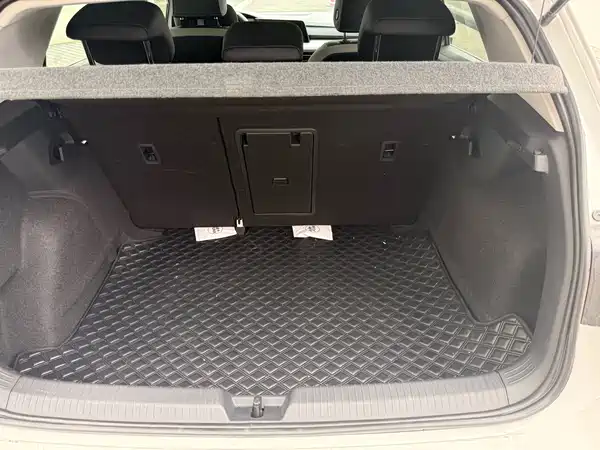 Volkswagen Golf 2024