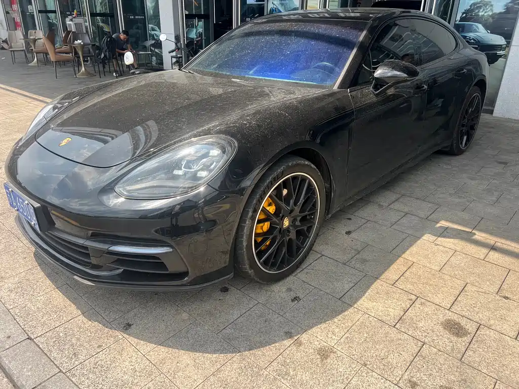 Porsche Panamera 2019 — фото 1