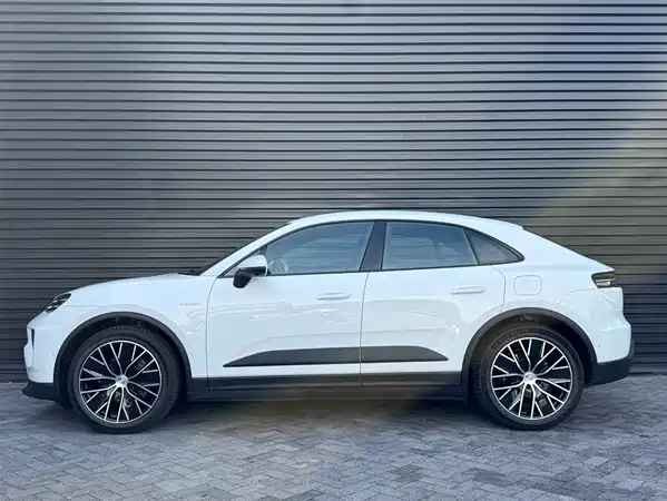 Porsche Macan New Energy 2025