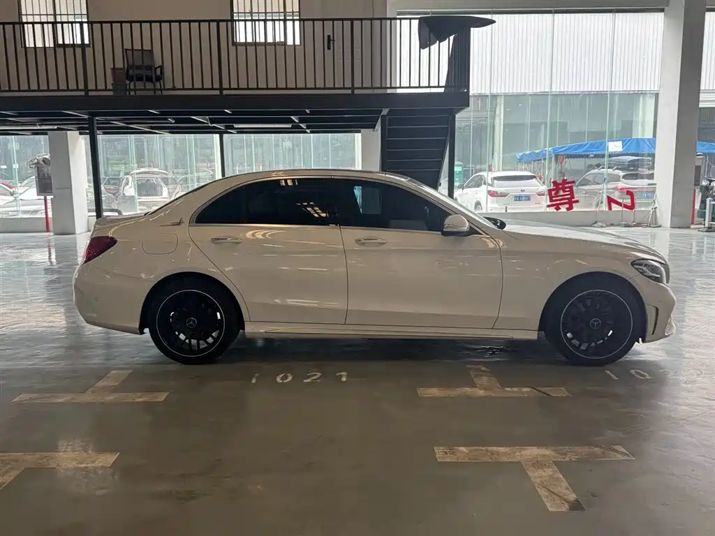 Mercedes-Benz C-Class 2019 — фото 4