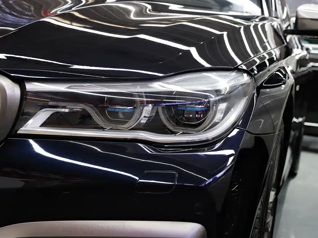 BMW 7 Series 2018 — фото 40