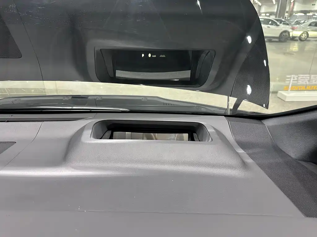Toyota Alphard 2025 — фото 9