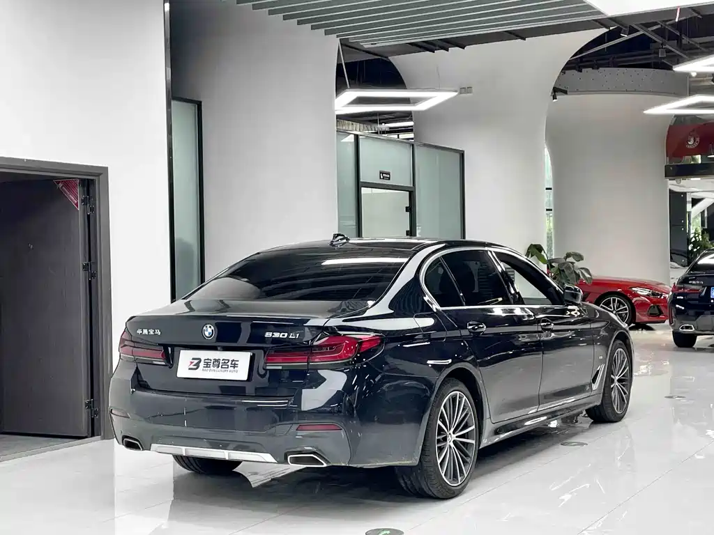 BMW 5 Series 2024 — фото 12