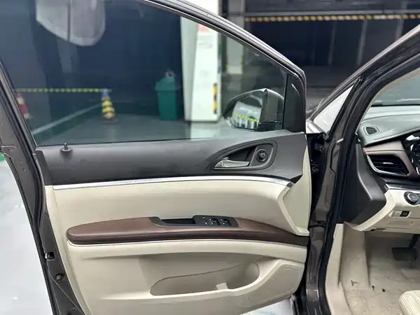 Buick GL8 2023