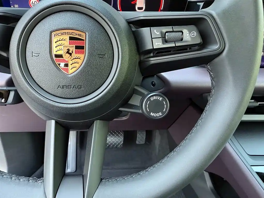 Porsche Macan New Energy 2025 — фото 13