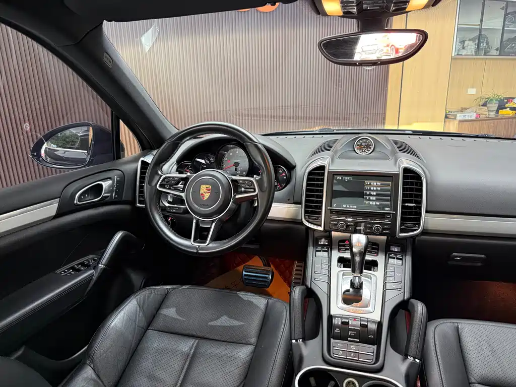 Porsche Cayenne 2015 — фото 23