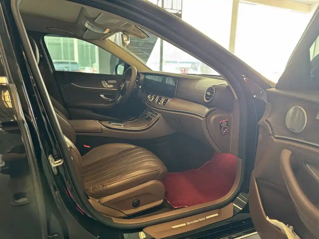 Mercedes-Benz E-Class 2019 — фото 12