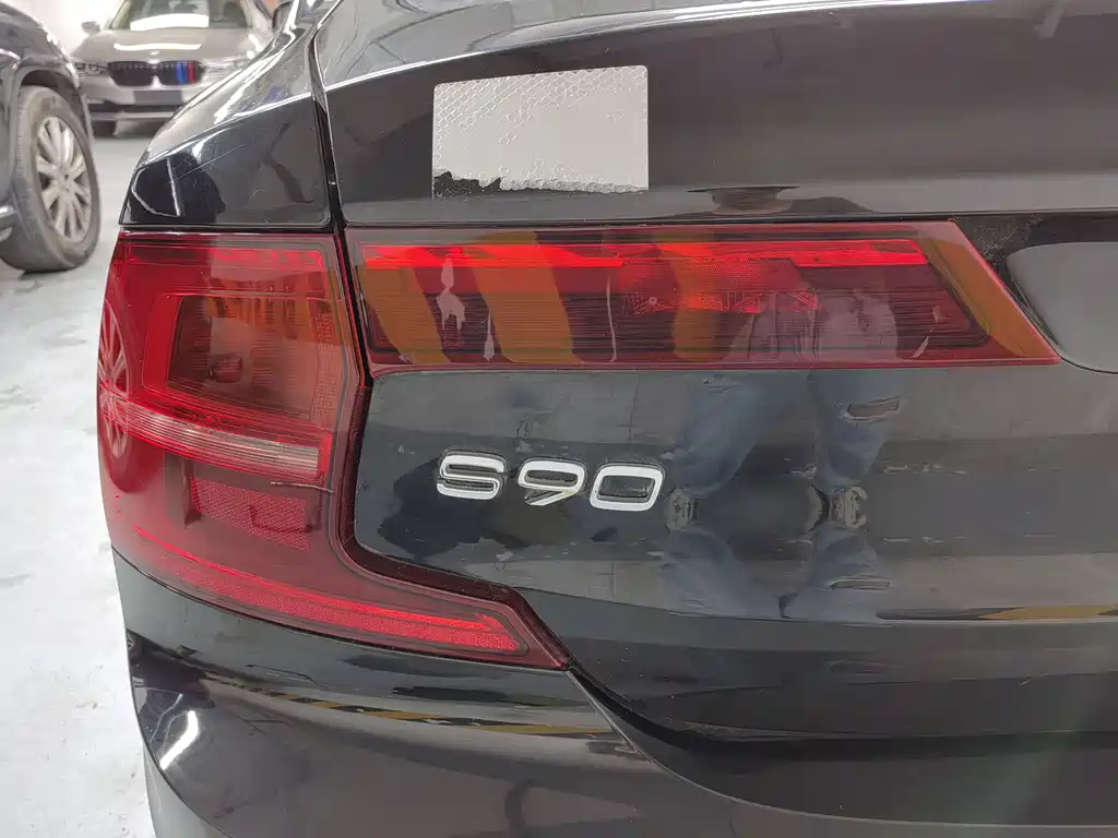 Volvo S90 2017 — фото 13