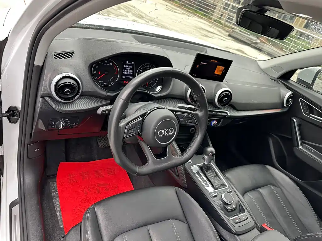 Audi Q2L 2022 — фото 10