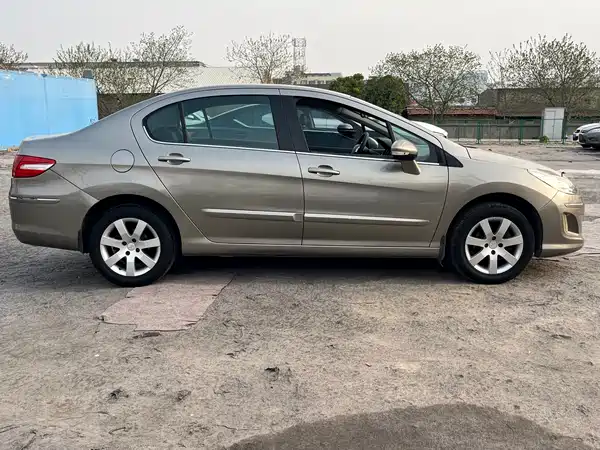 Peugeot 408 2013