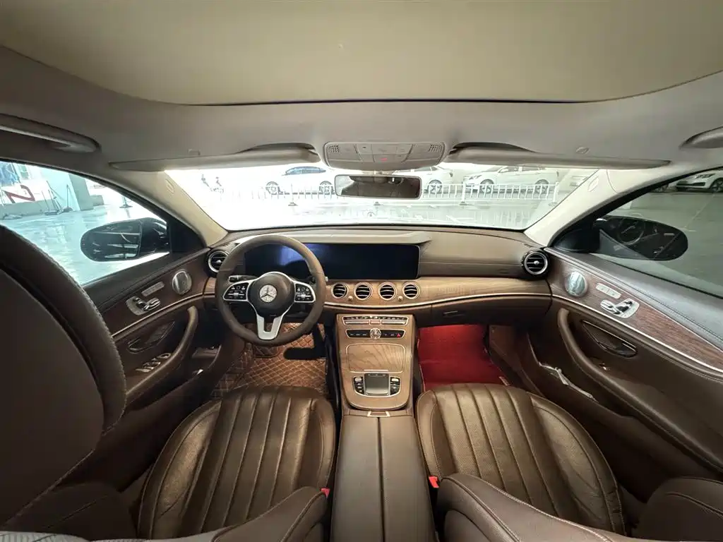 Mercedes-Benz E-Class 2019 — фото 17