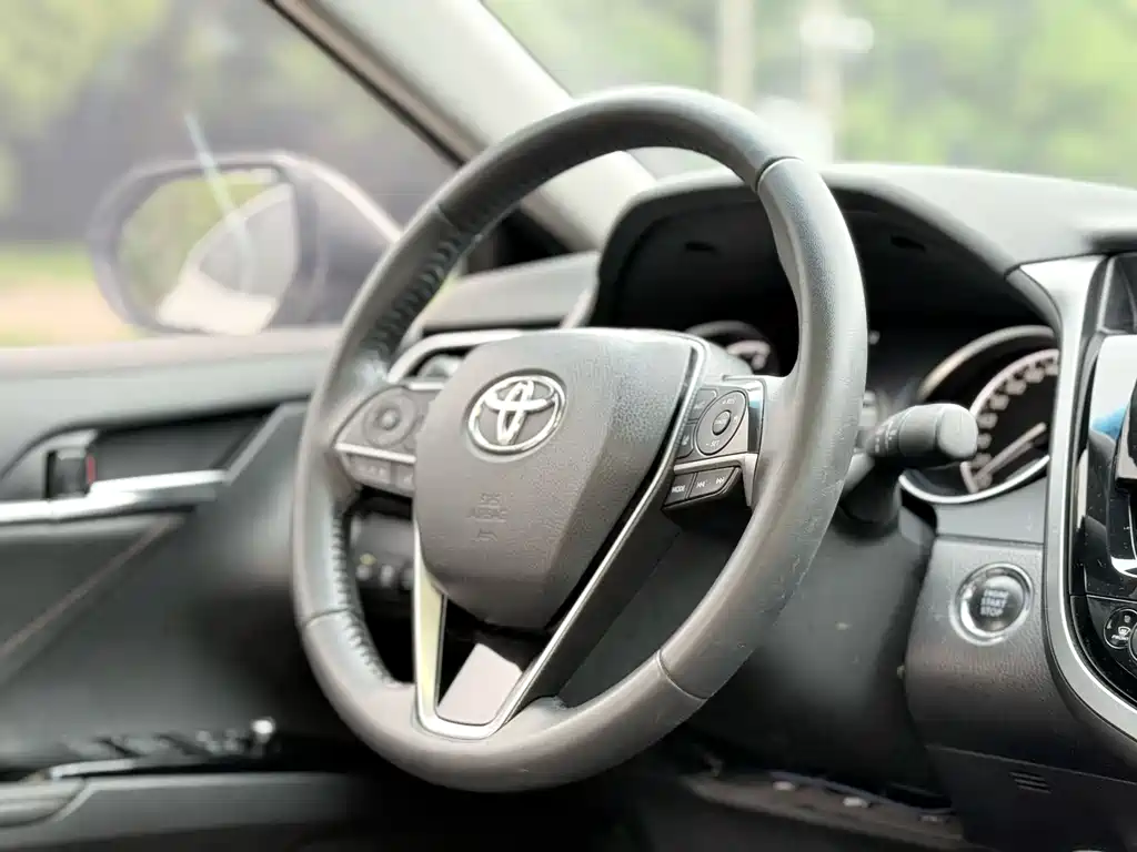 Toyota Camry 2022 — фото 12