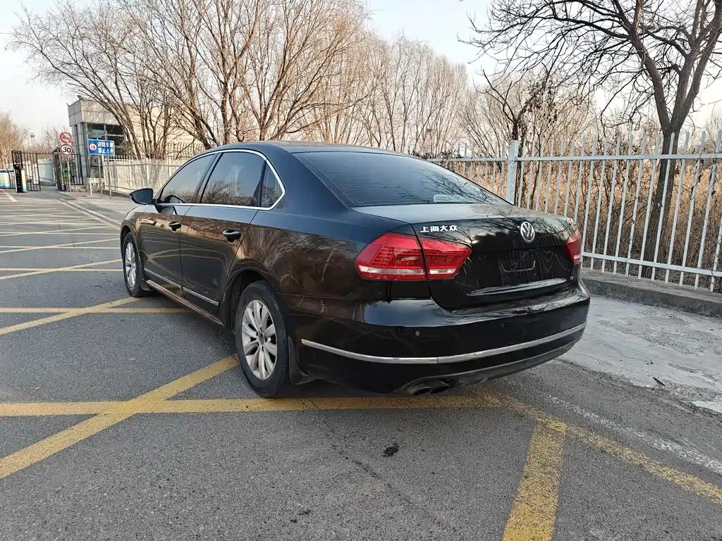 Volkswagen Passat 2014 — фото 10