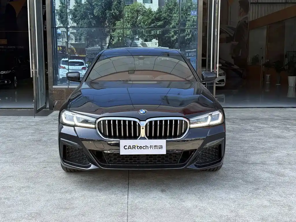 BMW 5 Series 2021 — фото 15