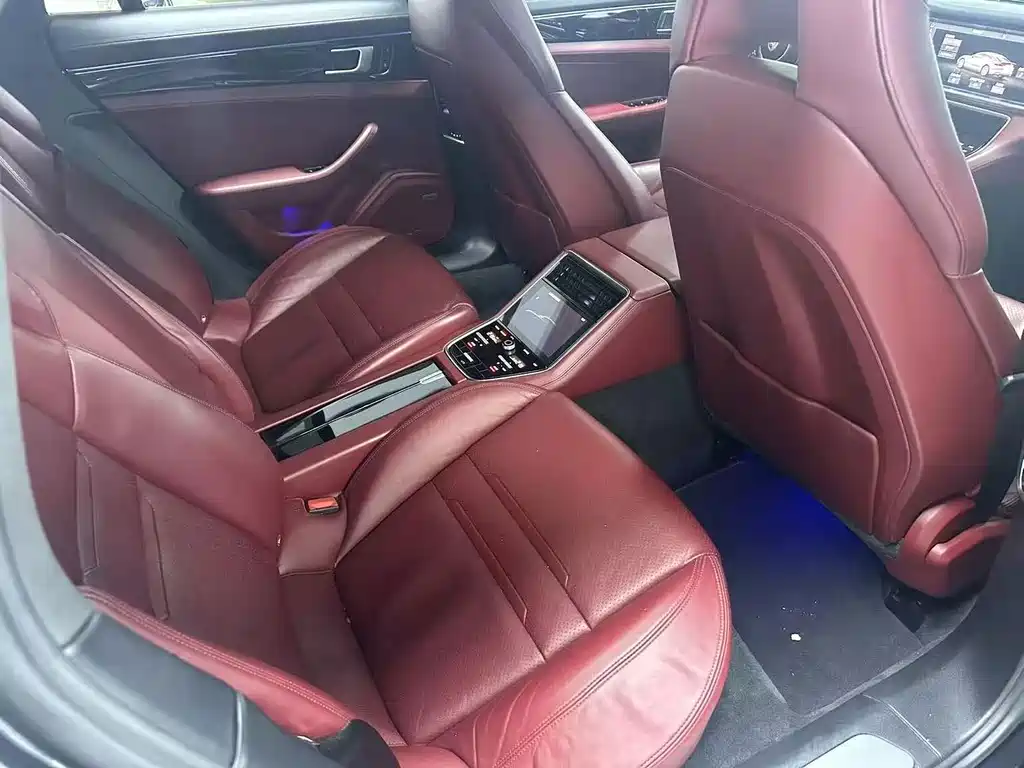 Porsche Panamera 2018 — фото 11