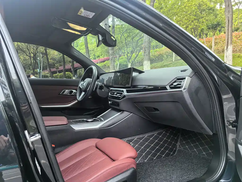 BMW 3 Series 2023 — фото 12