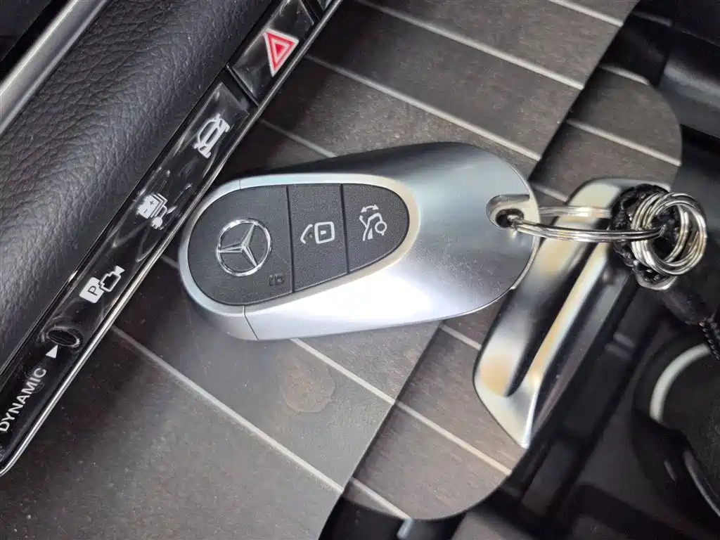 Mercedes-Benz E-Class New Energy 2025 — фото 17